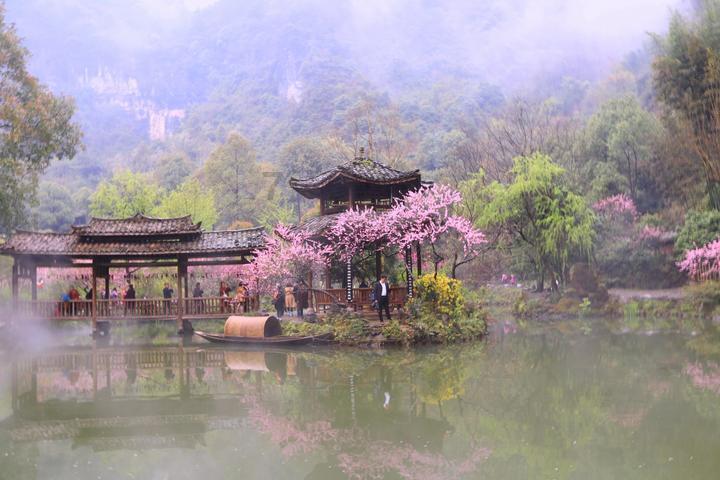 逃出诡异古宅